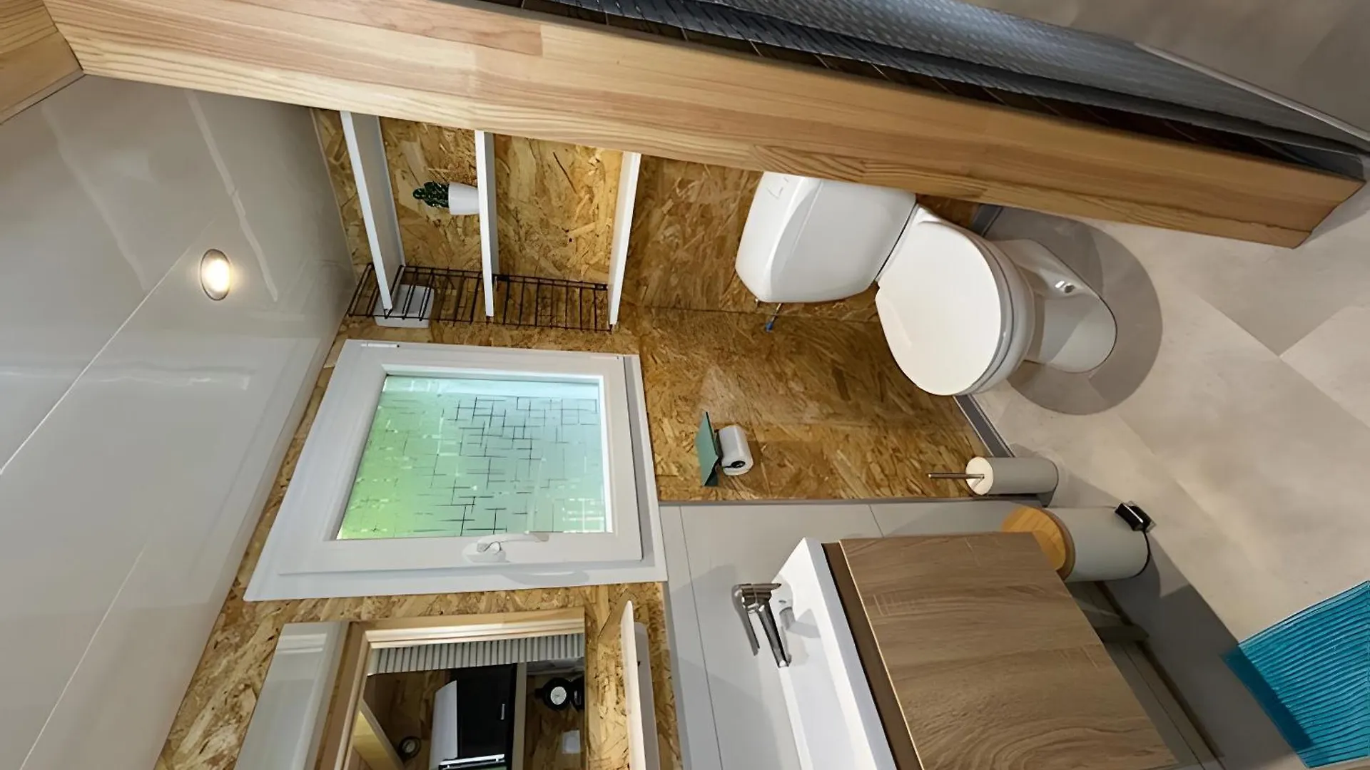Bessuejouls Tiny House Au Coeur De La Nature צרפת