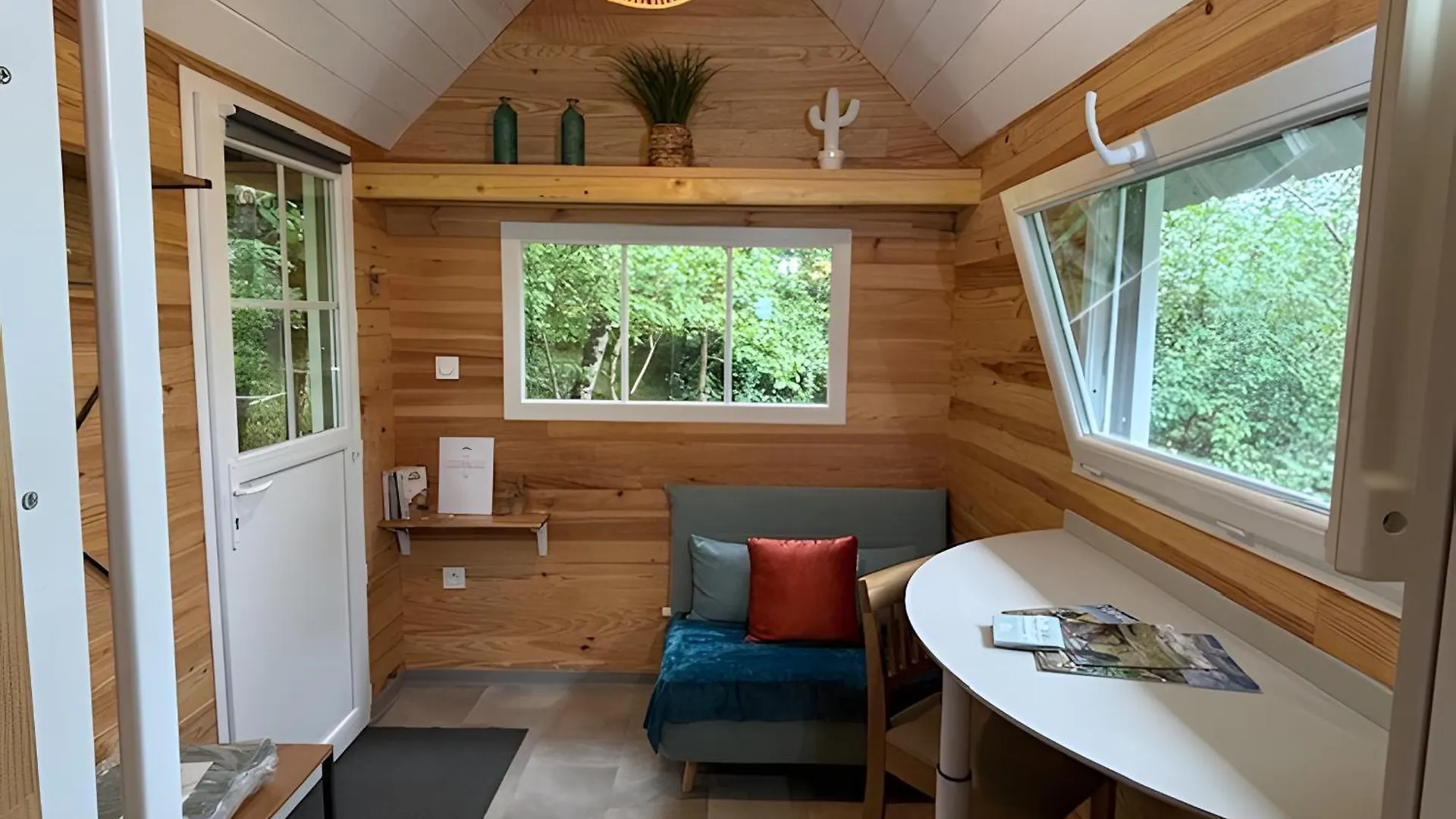 Bessuejouls Tiny House Au Coeur De La Nature 0*,  צרפת